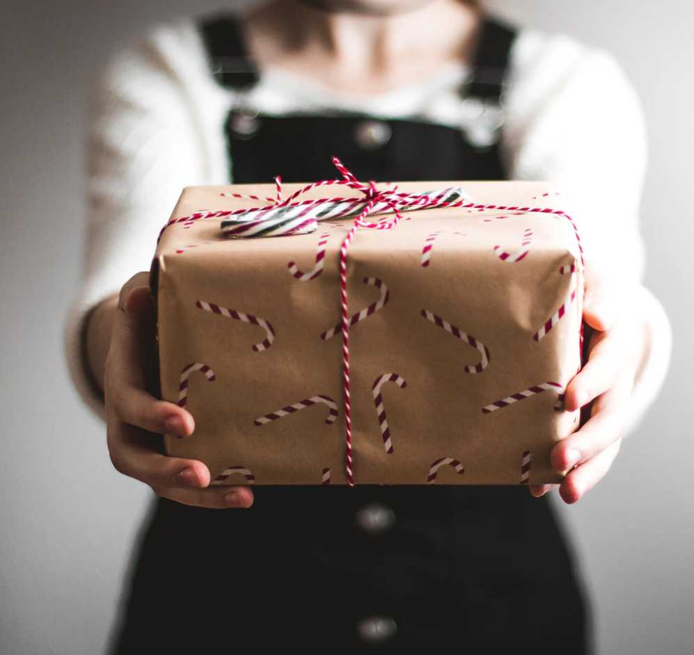 Organiser le Secret Santa en famille ou entre collègues, on adore ! Le blog de